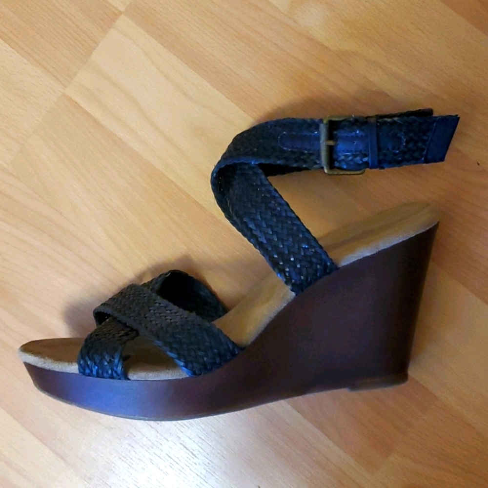 Old Navy Wedge heel